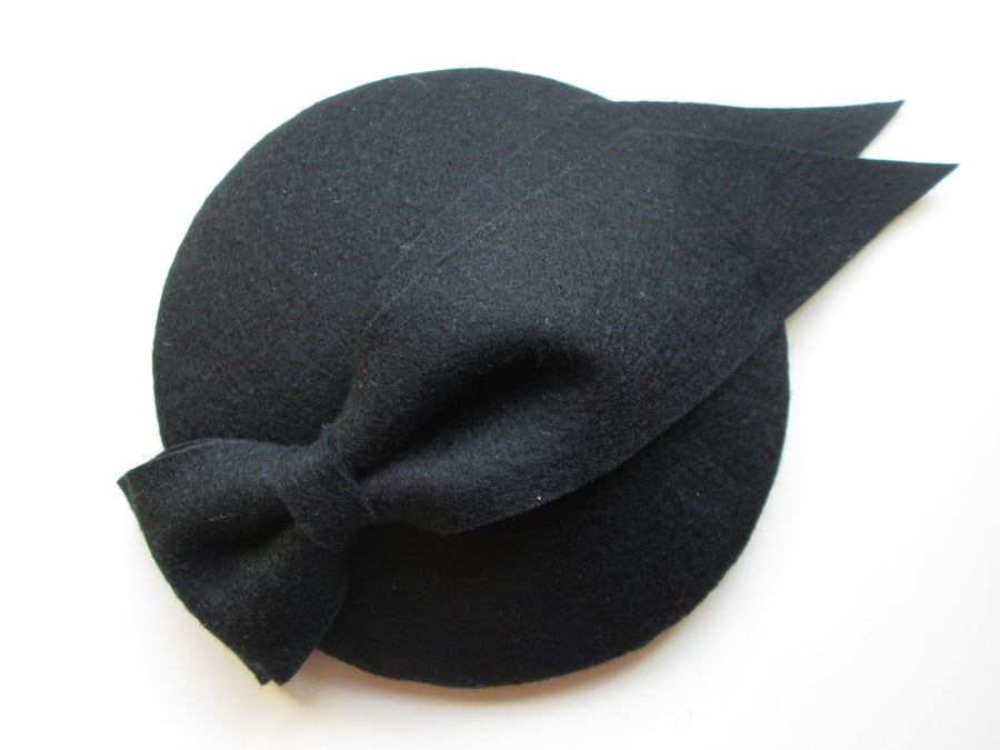 Black Fascinator Hat  - Womens Mini Hat, Wedding Hat, Tea Party, Cocktail Hat