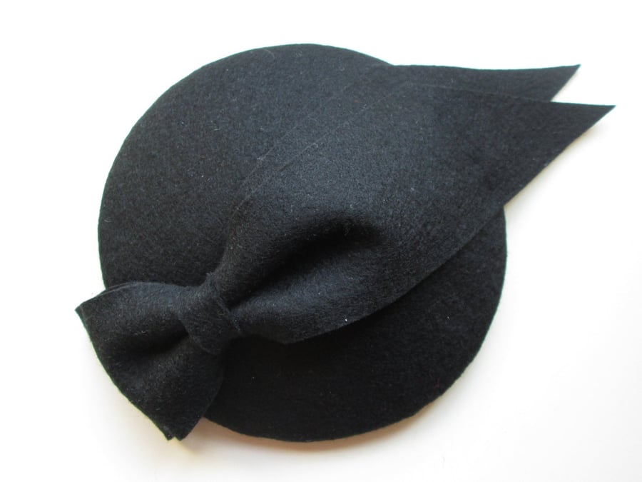 Black Fascinator Hat Womens Mini Hat, Wedding Hat, Tea Party, Cocktail Hat