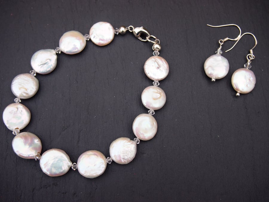 Coin freshwater pearl bracelet and earrings set