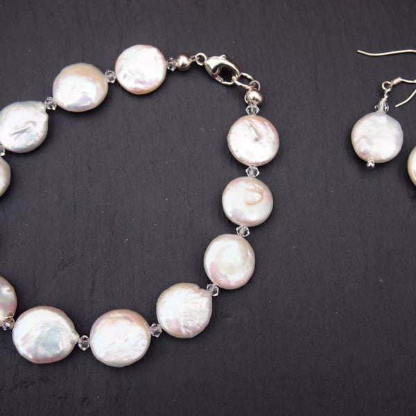 Coin freshwater pearl bracelet and earrings set