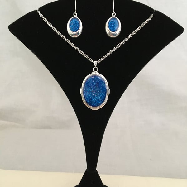 Blue Oval Pendant and Earring Jewellery Set