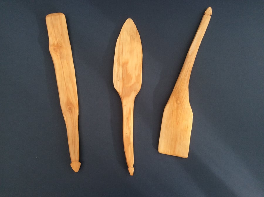 Set of three spatulas