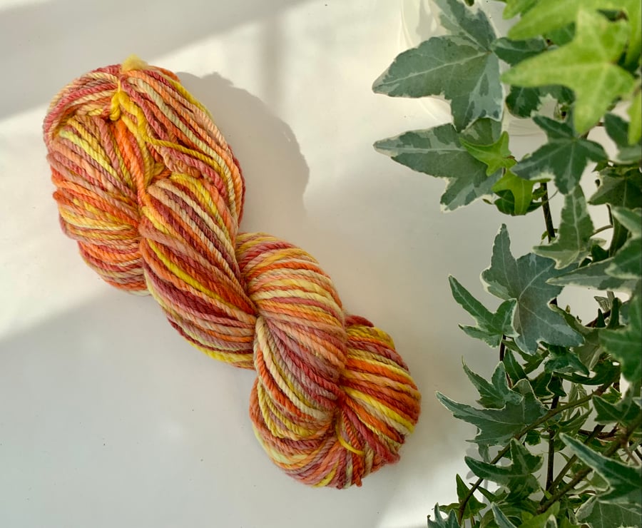 Hand dyed and spun yarn. Merino 100g