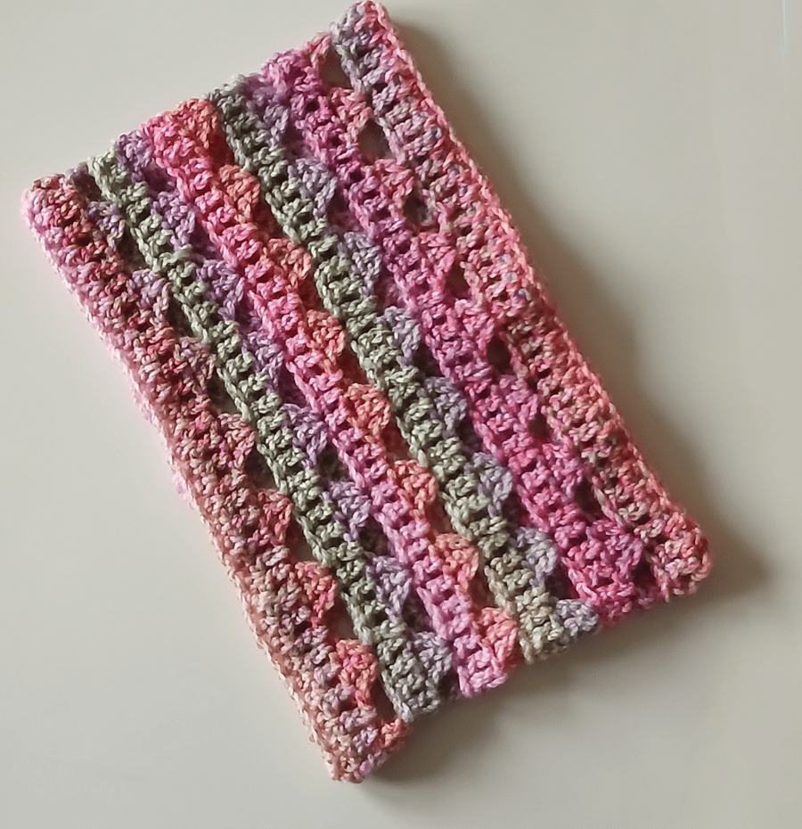 CROCHET Ladies Refresher Cowl