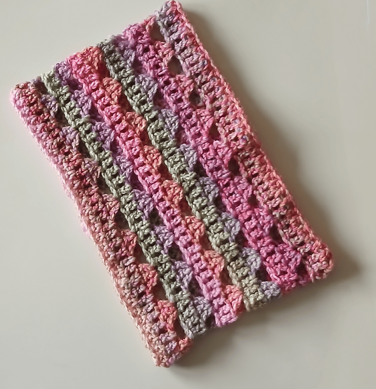 CROCHET Ladies Refresher Cowl