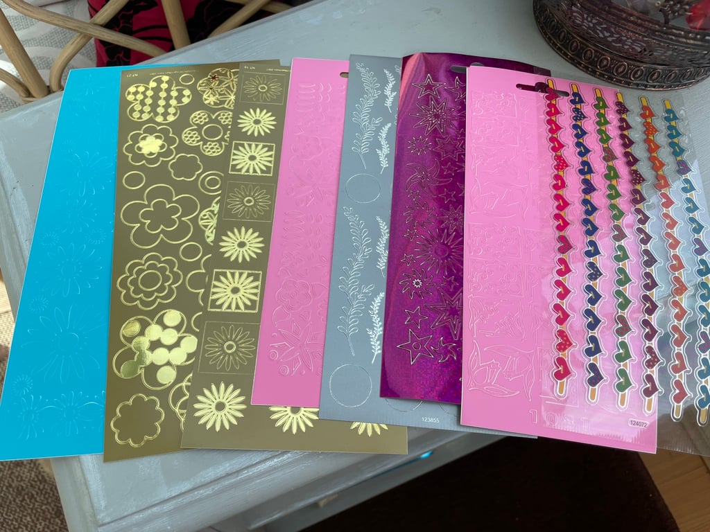 Set of 8 flower, border and corner peel off stickers