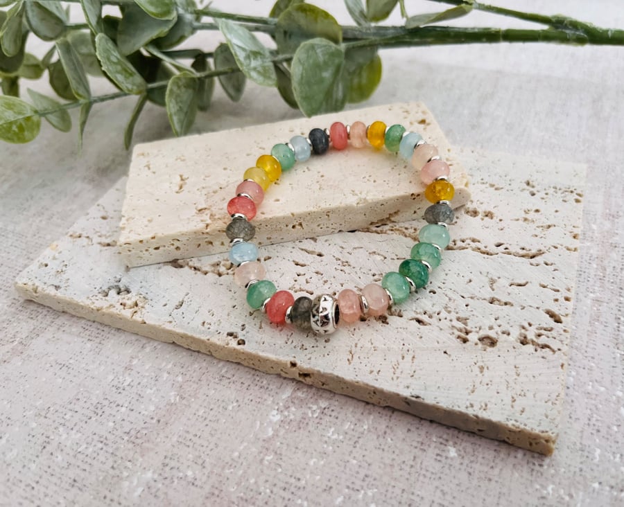 Glass bead charm bracelet