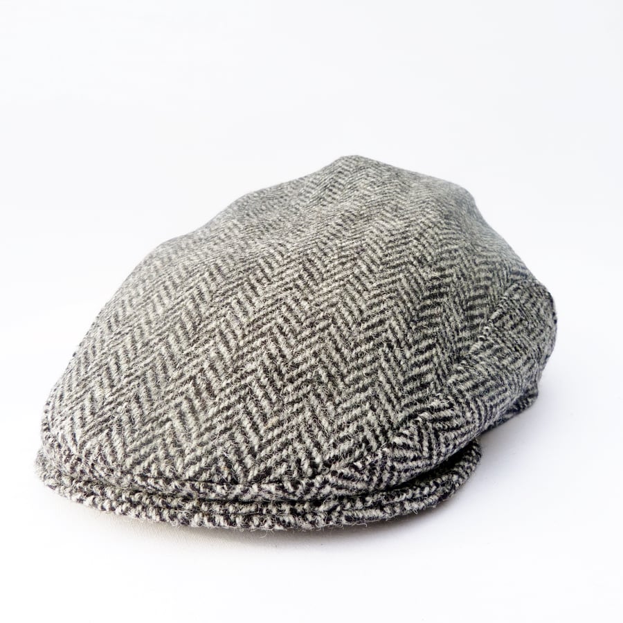 Men's Harris Tweed Flat Cap - Black and Grey Herringbone