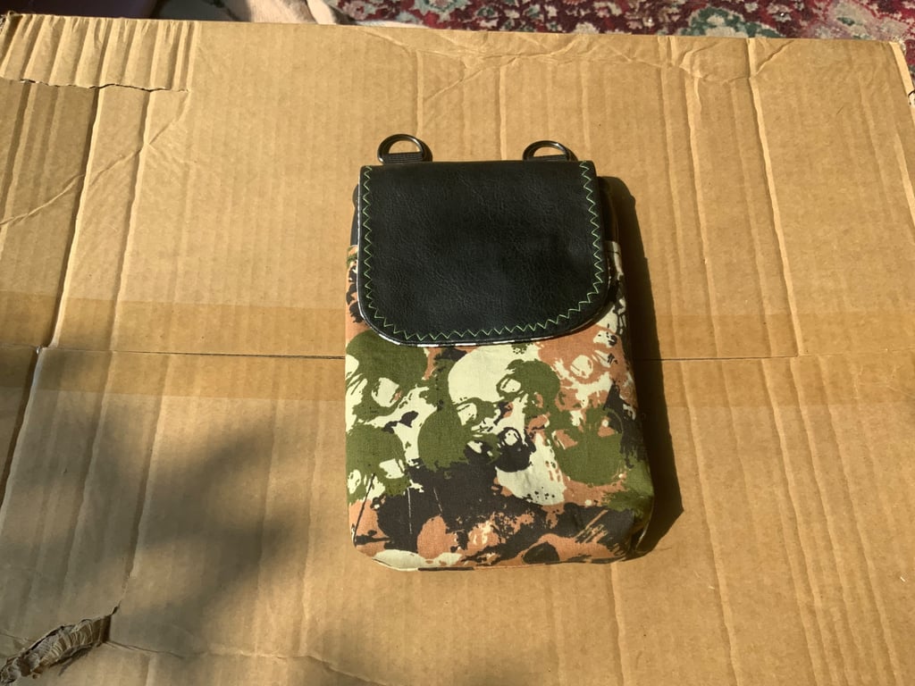 Camo-skull cross body phone bag - two pockets