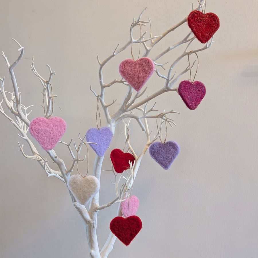 Needle felted hanging hearts 
