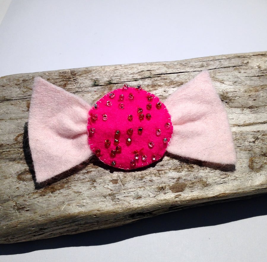 Cute Pink Felt Sweetie Brooch - UK Free Post