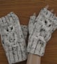 Owl Motif Fingerless Gloves (R749) - Image 2