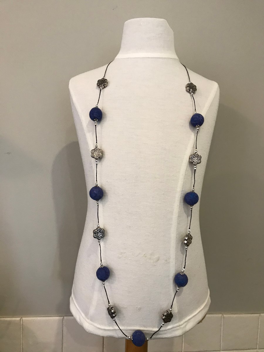 Felt Necklace. (578)