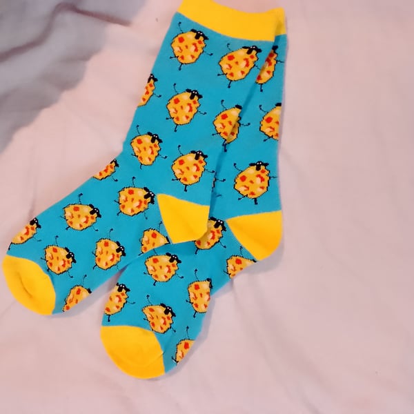 Quirky Sheep Pale Yellow and Pale blue Cotton Socks, Ladies size 4 to 8