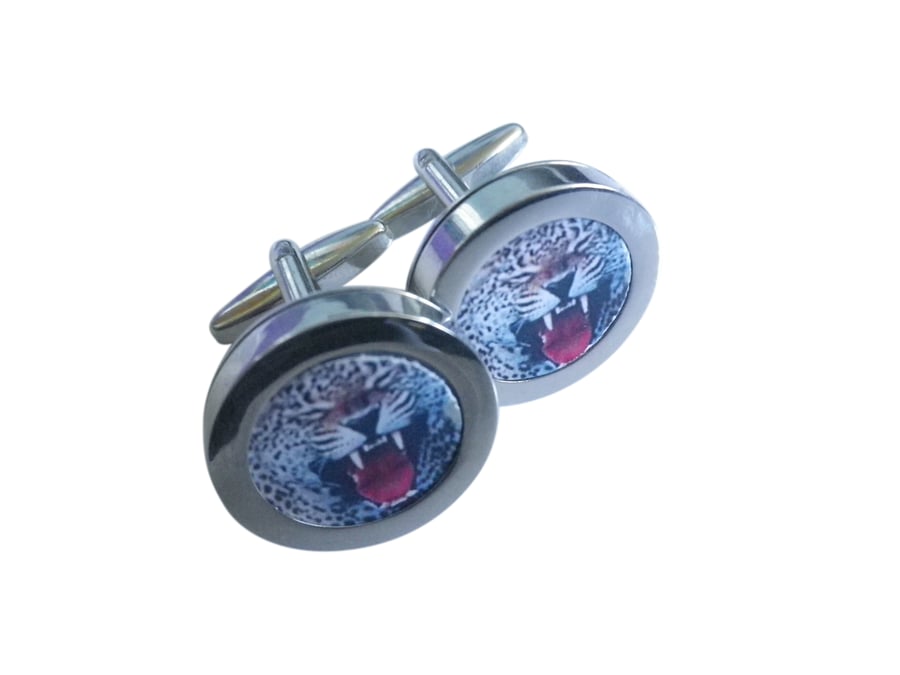 Leopard cufflinks, ,free shipping, gift wrapped, dynamic image, Ref 1234