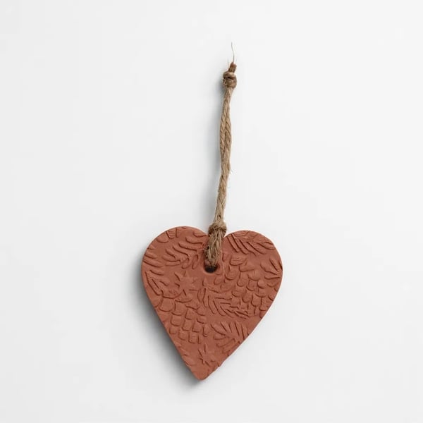 Rustic Pinecone Heart Terracotta Hanging Aromatherapy Diffuser