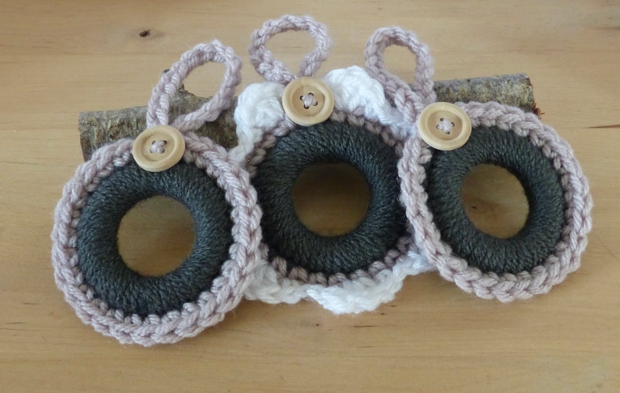 Set of 3 Mini Wreath Decorations