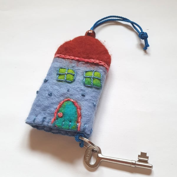 Little house key-keeper (keyring)