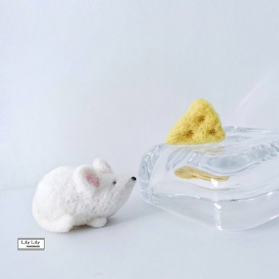 SOLD Theodore, White Mouse, needle felted by Lily Lily Handmade (postage incl)
