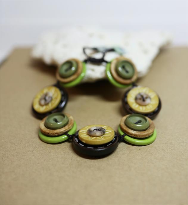 Autumn leaves color theme - Vintage Button Adjustable Bracelet - Handmade 