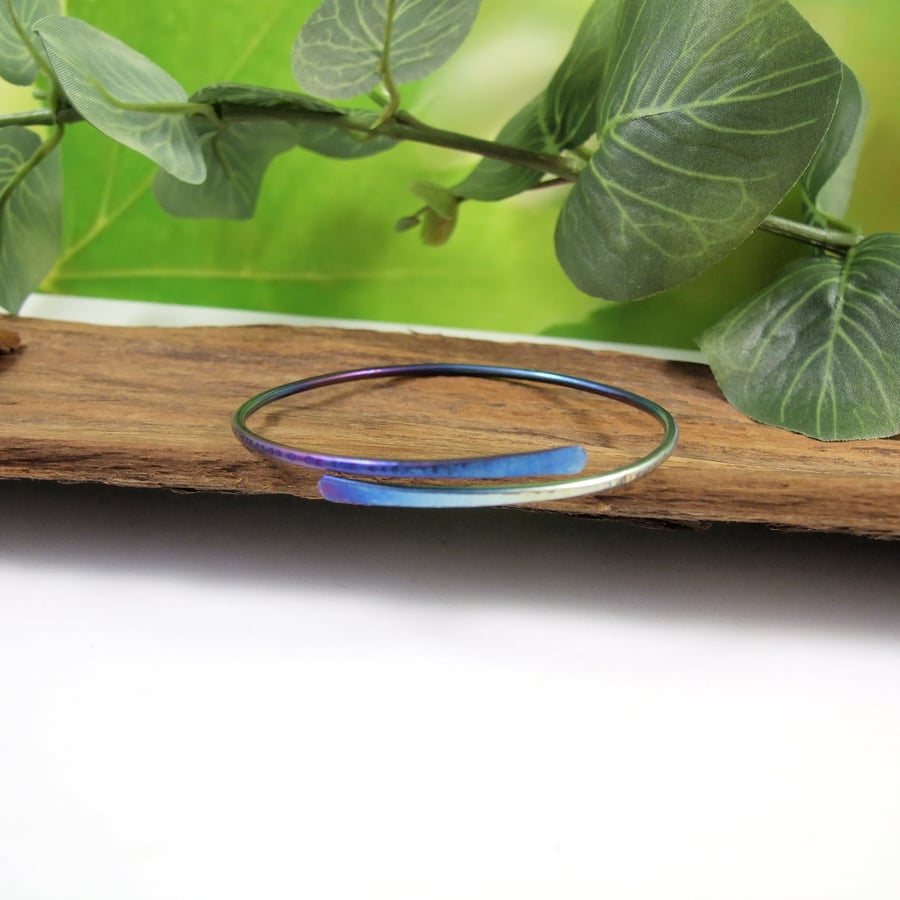 Anodised Titanium Simple Hammered  Texture Bangle, Adjustable Fit, Wrap Bracelet