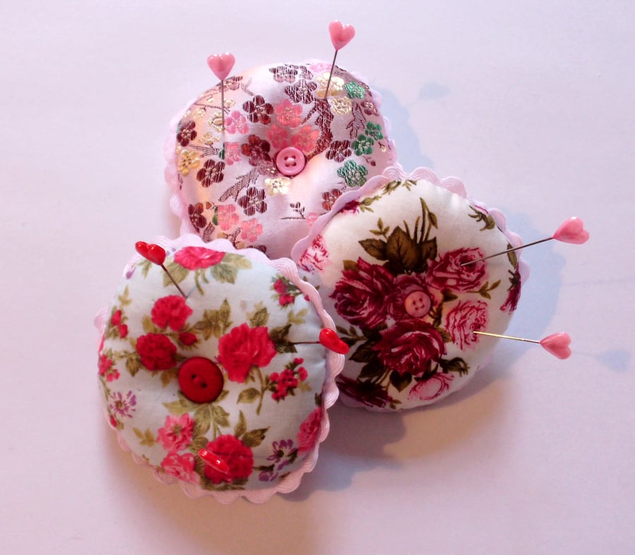 Pin cushion, pincushion pillow, round pincushion, sewing accessories