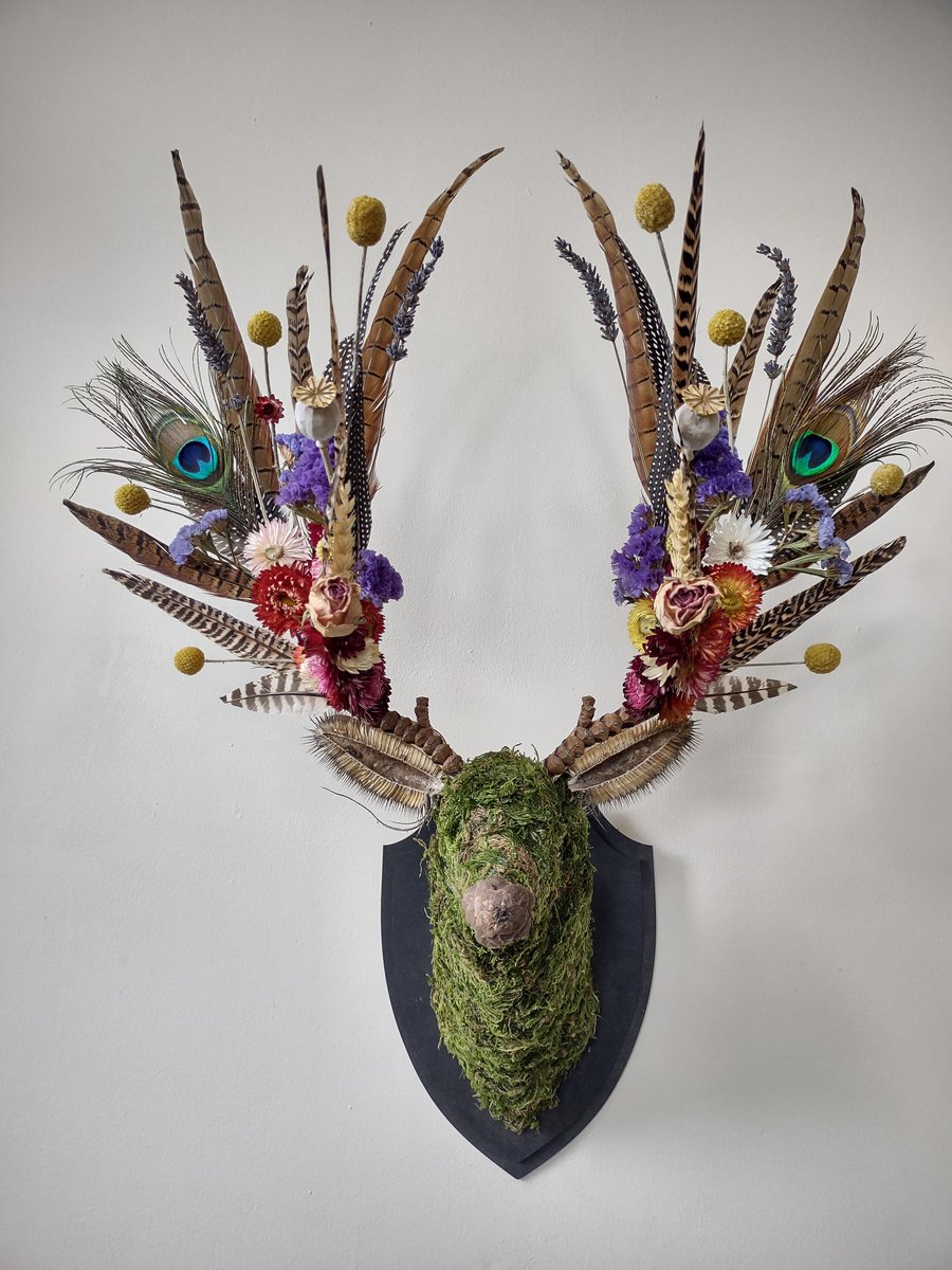Large Stag Head Animal Head Natural Dried Flowers Faux Taxidermy with Feathers