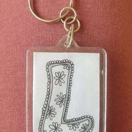 Hand drawn initial "L" keyring.