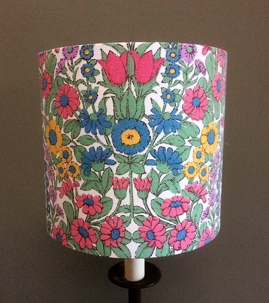 Summer Pastels Floral Daisy Chain Pat Albeck  vintage fabric Lampshade option