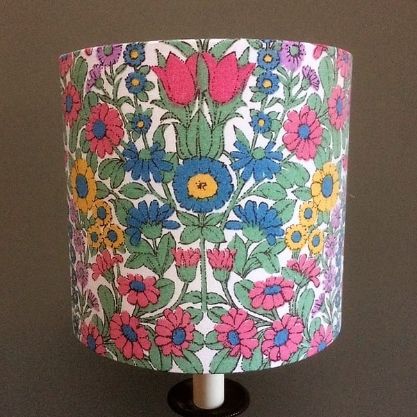 Summer Pastels Floral Daisy Chain Pat Albeck  vintage fabric Lampshade option