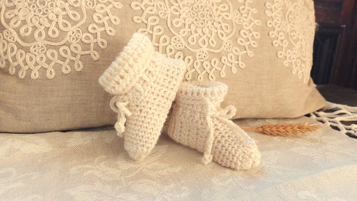 Soft Baby Booties, eco-friendly lyocell and wool, Elements Collection 0-6 months