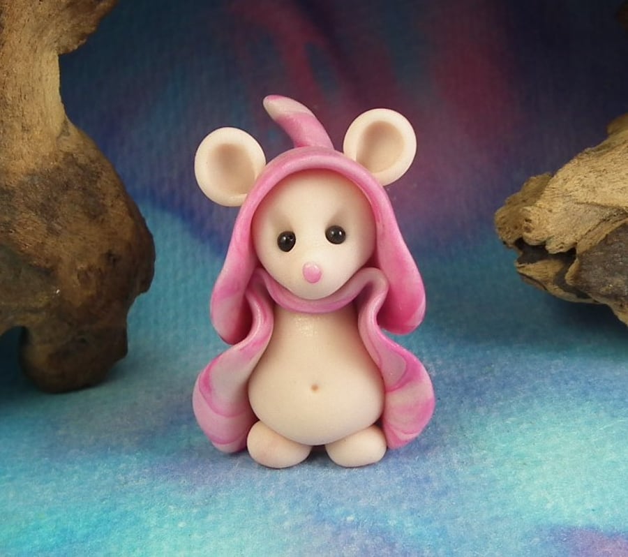 Spring Sale ... Downland Mouse 'Mona' OOAK Sculpt Ann Galvin