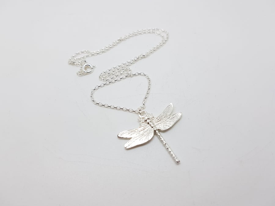 Dragonfly medium middle necklace