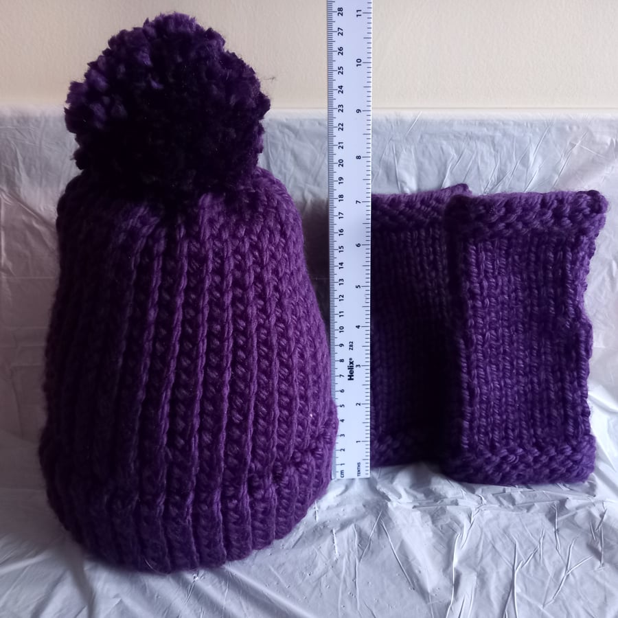 Soft & Warm Woolly Bobble Hat with fingerless mittens - (deep purple) - adult