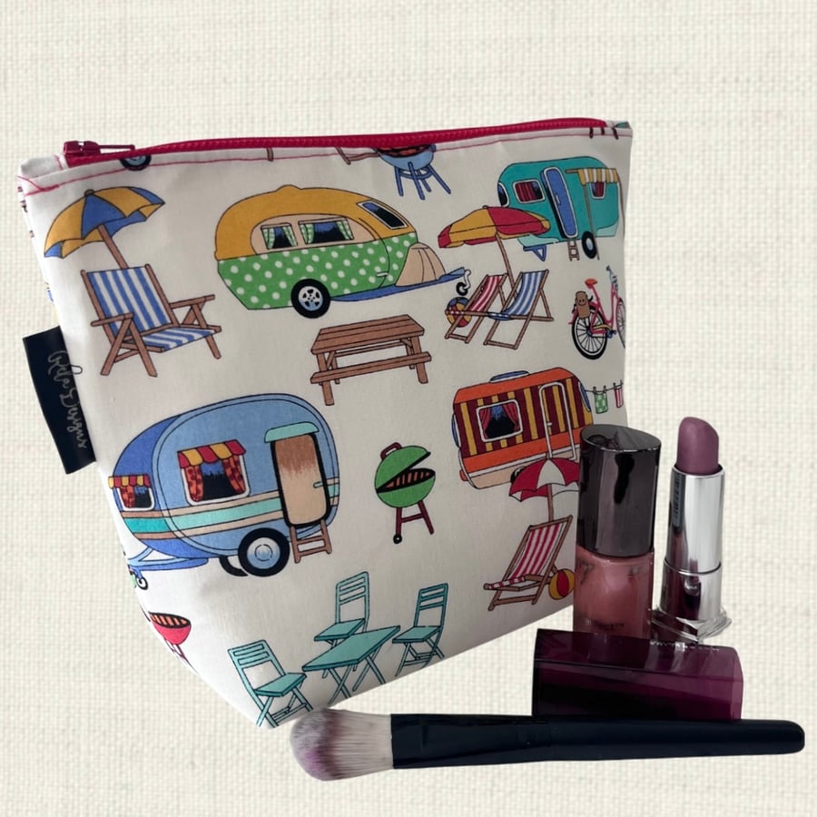 Makeup bags retro caravans 