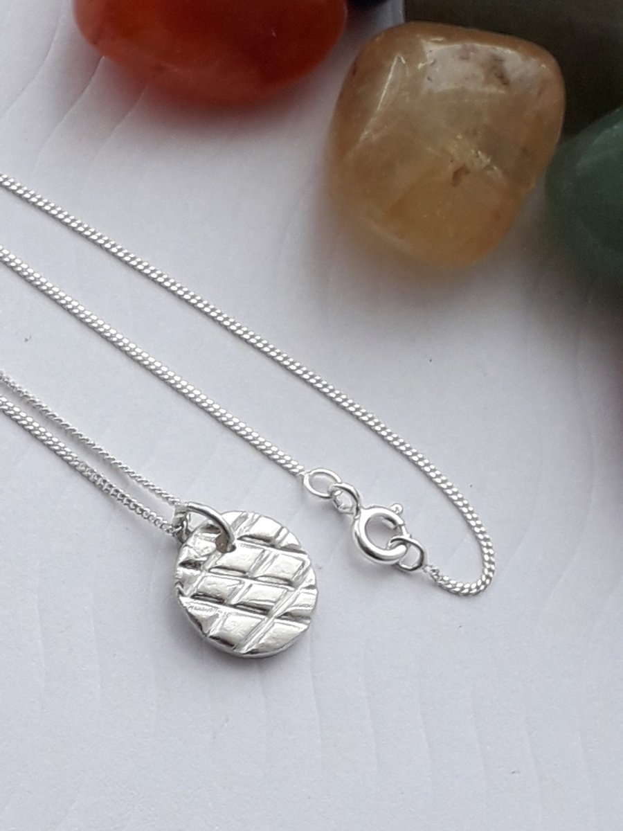 Fine Silver Criss Cross Disc Necklace