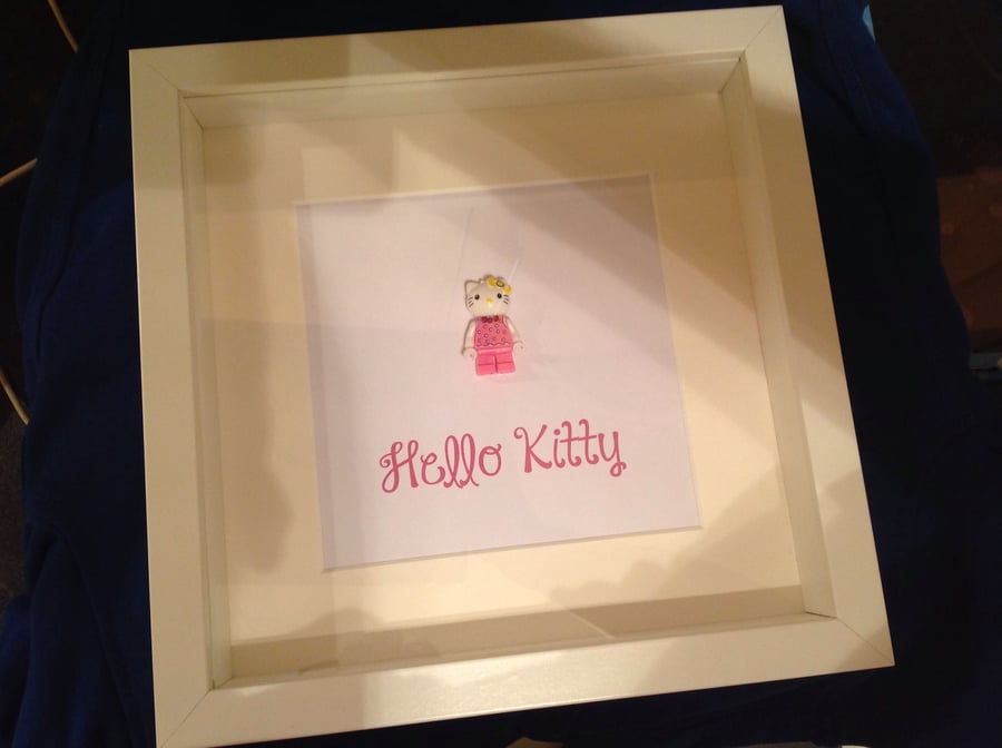 HELLO KITTY - FRAMED MINIFIGURE - FAB PIECE OF ART WORK