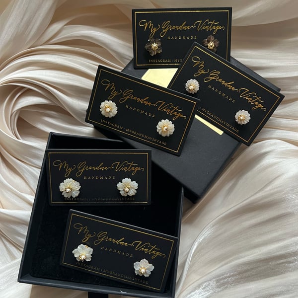 Shell flower earring 