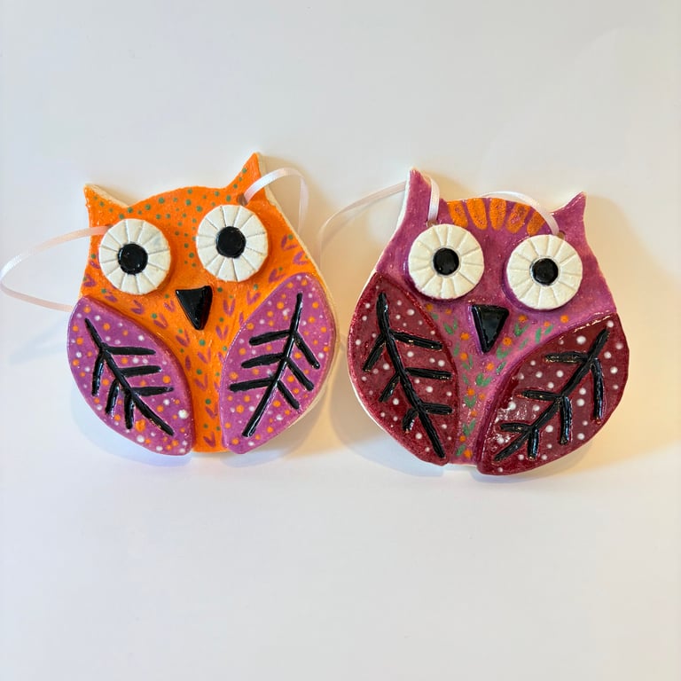 BRIGHT EYES OWL HANGING CERAMIC DECORATION