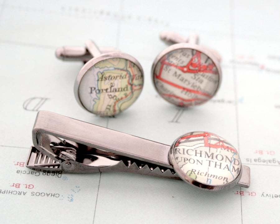 Set of Cufflinks and Tie clip with maps of your choice in black colour