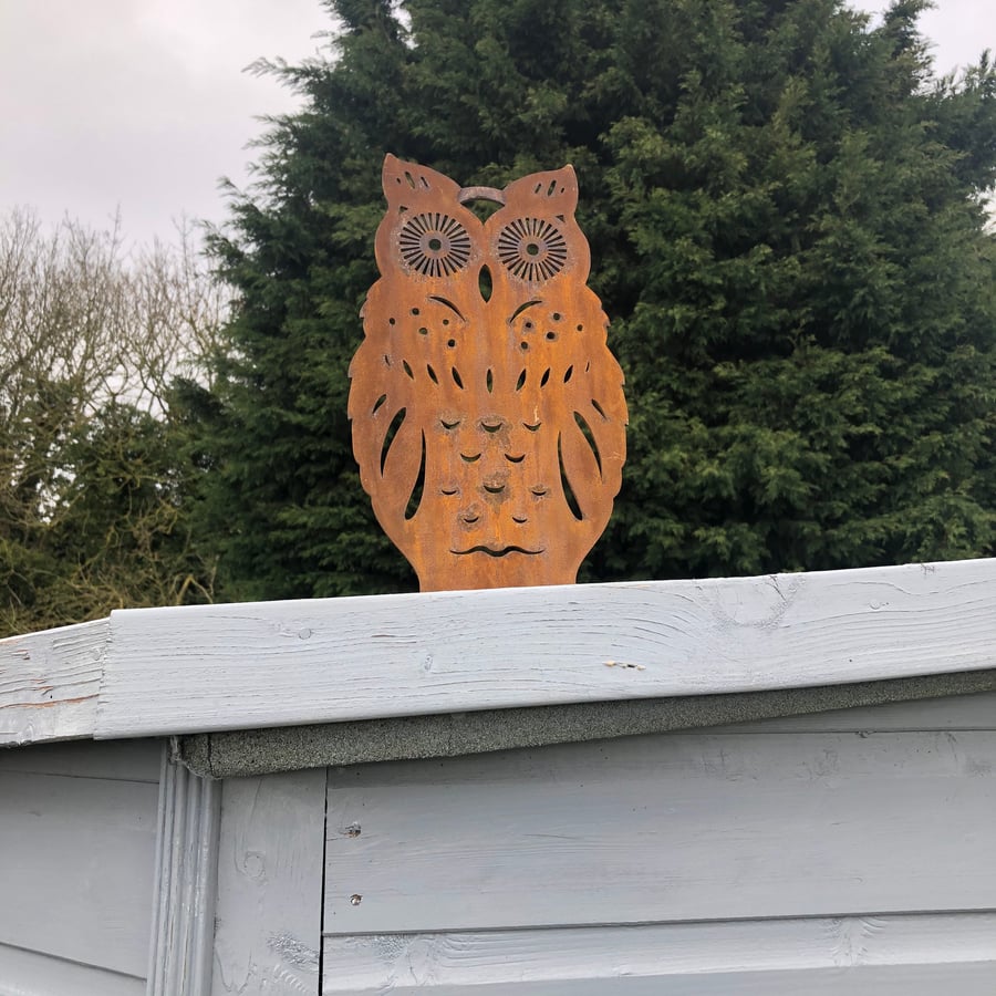 Rusty Metal STANDING OWL DECORATION , Garden ornament , gardener gifts , feature