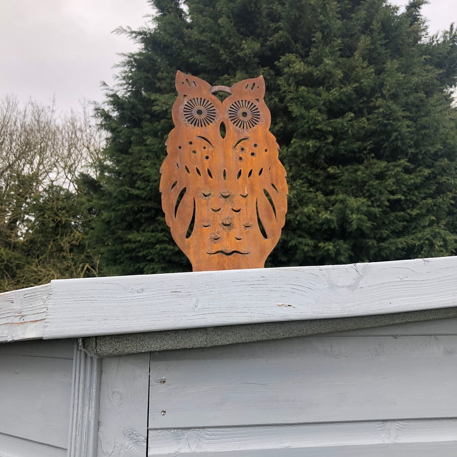 Rusty Metal STANDING OWL DECORATION , Garden ornament , gardener gifts , feature