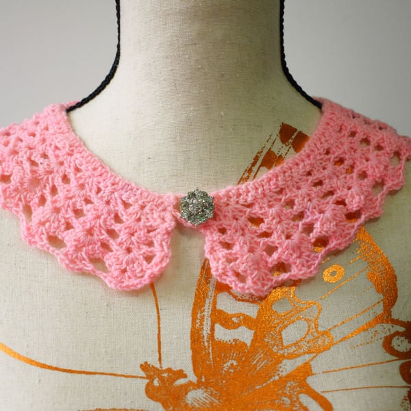 Vintage Style Crochet Collar in Pink Hand Dyed Wool