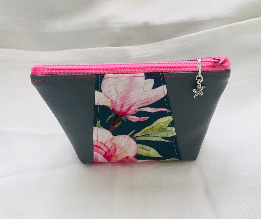 Unique Zip Purse, Stunning Coin Purse, Small Zip Pouch, Gift Ideas.