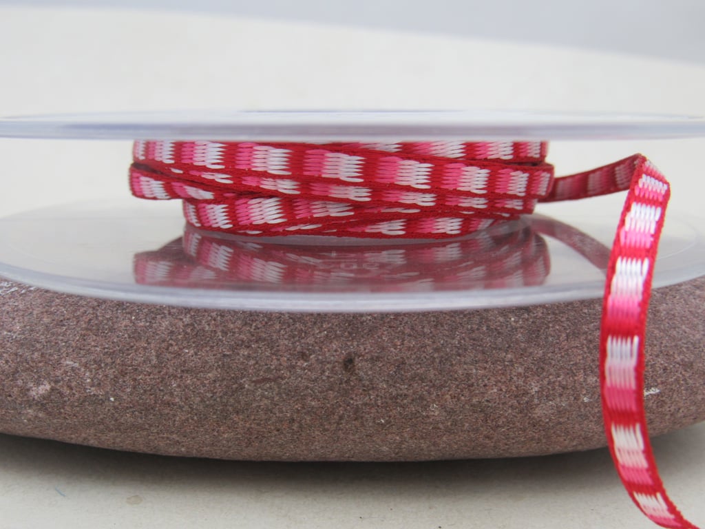 2m Berisfords Ditto Narrow Red Satin Braid
