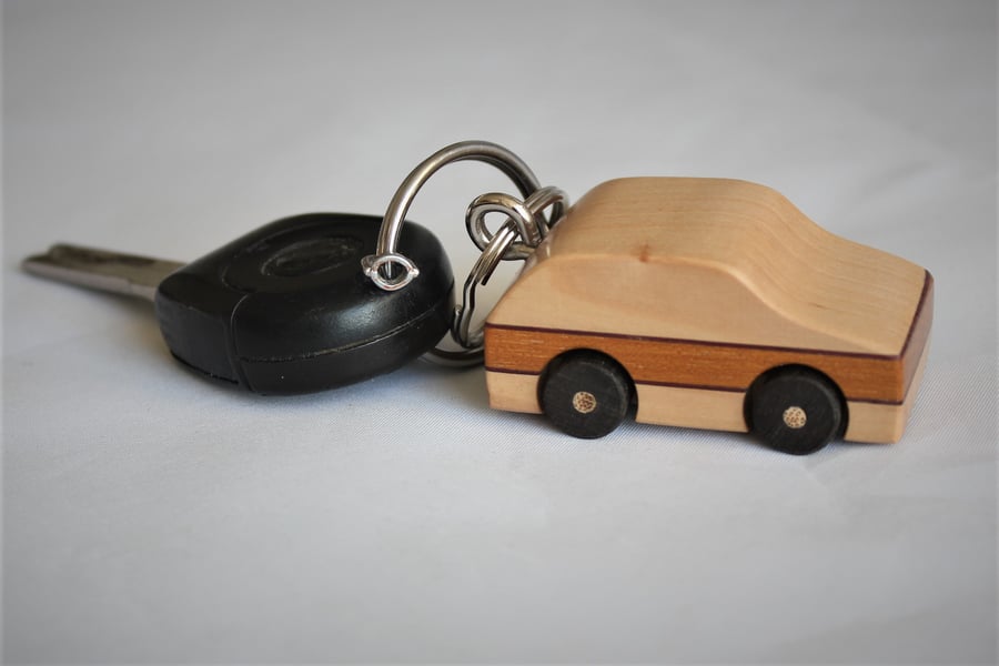 Wooden car Keyring 3