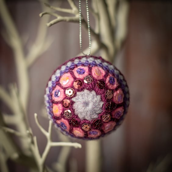 Crochet Christmas Bauble with Sequins