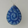 Teardrop pendant with ammonite design 176