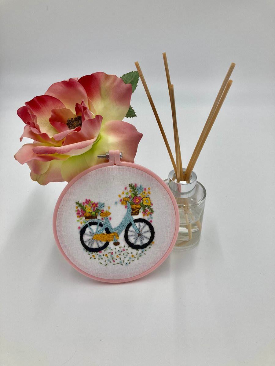Mini hoop embroidered picture - bicycle 