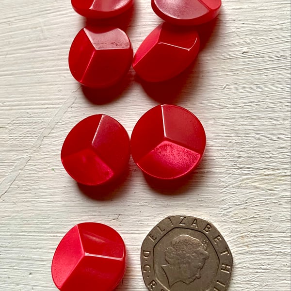 set of 7 red vintage buttons 2cm